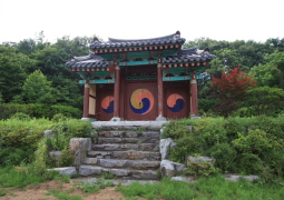 이성군묘 사당