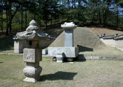 Tomb of Hui Bin Chang as a queen from royal court lady, Daemin tomb