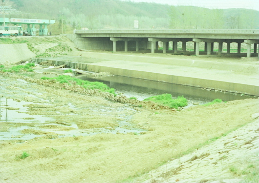 Changreungcheon and Duksugyo Bridge, Samsong Checkpoint (1982)