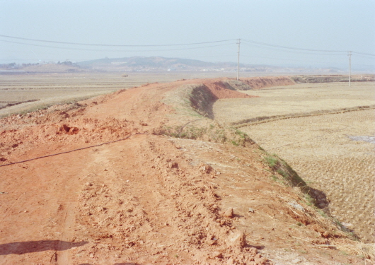 능곡 삼성당마을 앞 우회도로 현장(1982년)