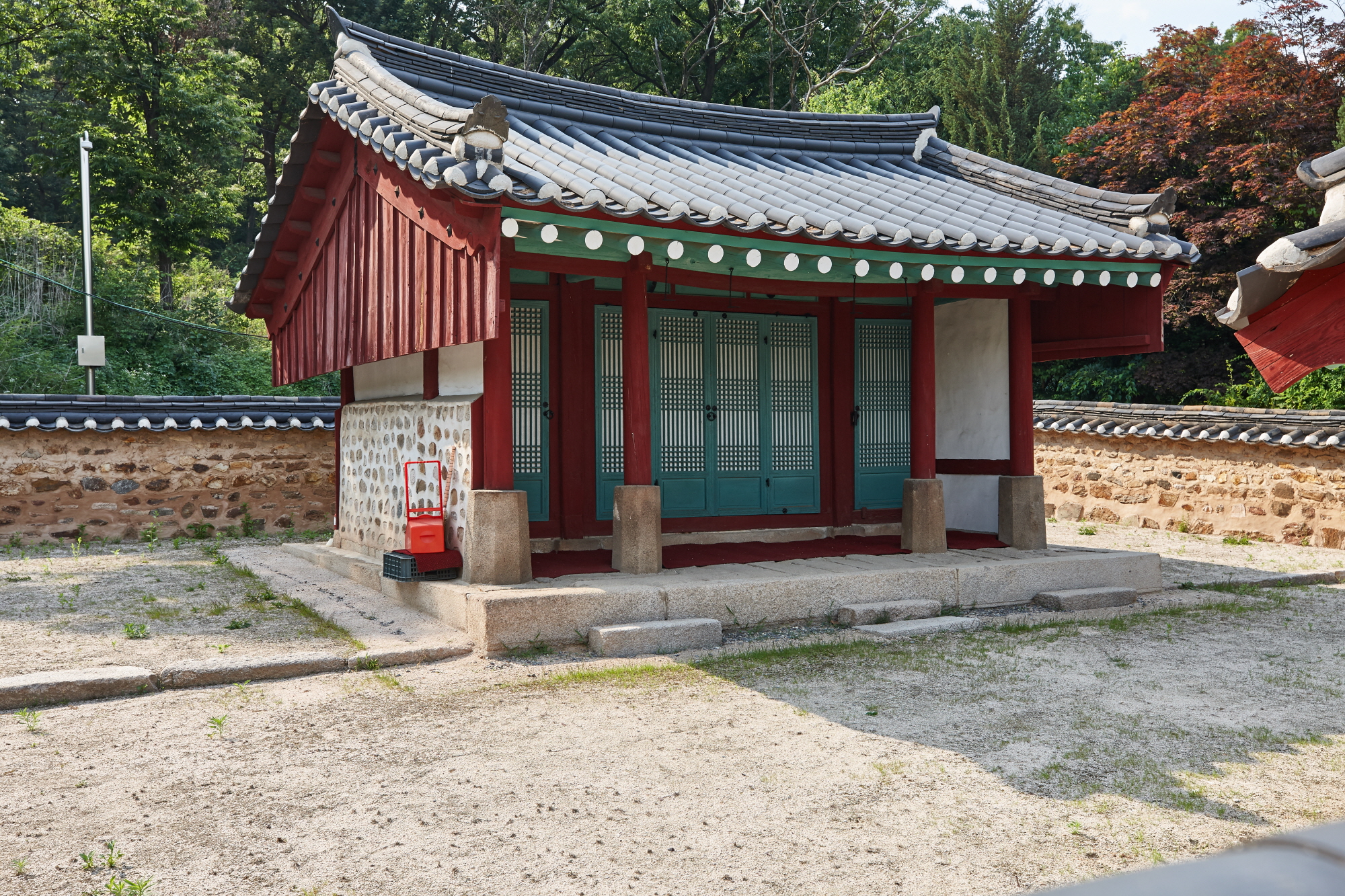 The oldest shrine cultural asset in Goyang-si, Wolsandaegun shrine 