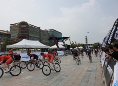 6 도심형 자전거 레이스, ‘제14회 국제자전거대회 킹오브트랙’ 성료(1).jpg