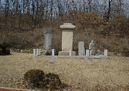Bab Grandmother Stone statue, general at Siege of Haengju Japanese Invasion of Korea
