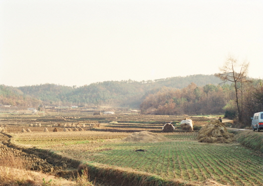 Seongsa-dong Guksabong Peak and Buldanggol Town (1980s)