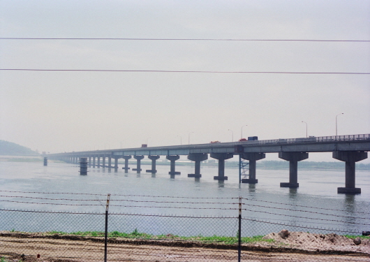 Former-Haengju Bridge (Currently closed down)