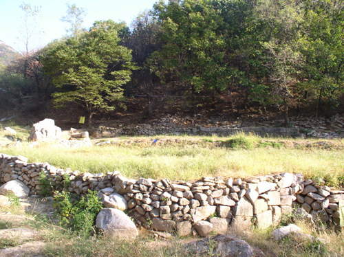 Goyang Bukhansan Mountain Seoamsaji Temple Site Protecting Floodgate of Bukhansanseong Fortress