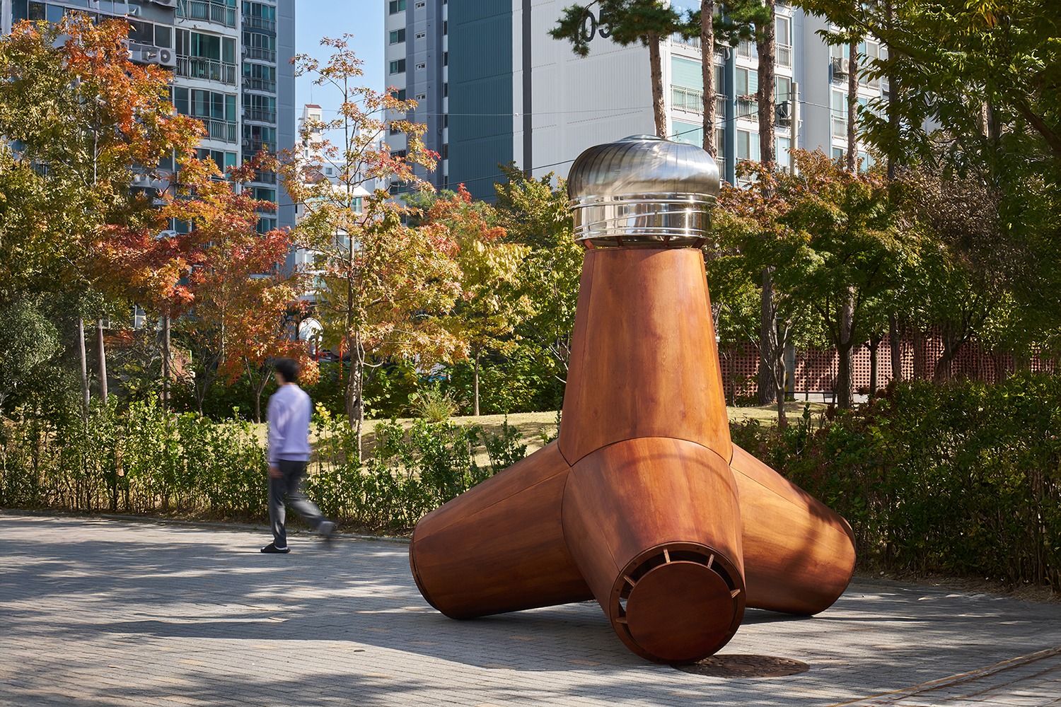 벤틸레이터 주두를 올린 기념비 (2024) 이미지