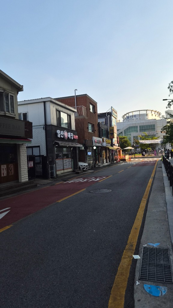 일산역 먹자골목 주간 거리 및 상가 전경