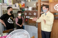 이재준 고양시장_ 덕양구 신원마을 일대 식품접객업 옥외 영업장 현장방문 실시1.jpg